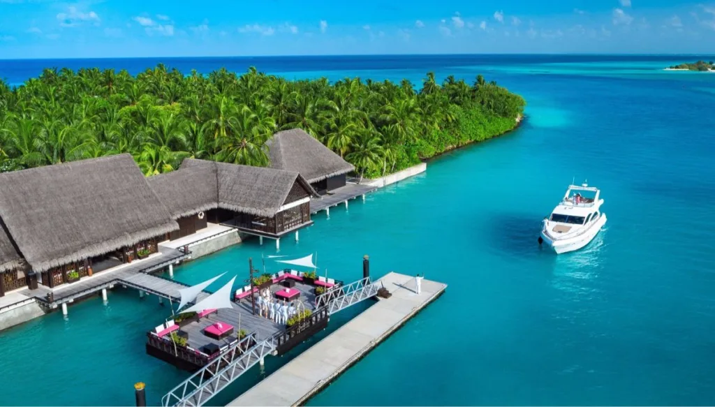 how to reach Lakshadweep